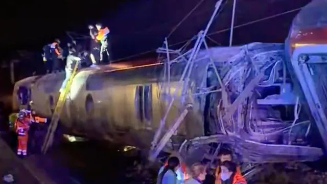 At least 21 dead after high-speed trains collide in Spain