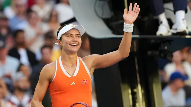 Iva Jovic stuns seventh seed at Australian Open