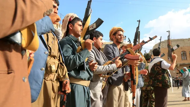 Yemen government warplanes launch 20 strikes on Houthi targets in Taiz province