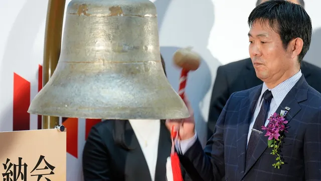 Asian markets shut down for New Year's, trading mixed elsewhere