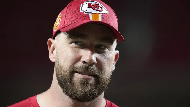 Travis Kelce breaks Tony Gonzalez's record again