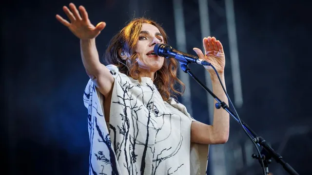 PJ Harvey returns to U.S. tour after seven years