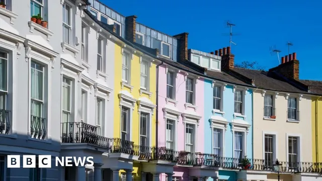 Local Residents Clash with Paddington Film Tourists in Primrose Hill