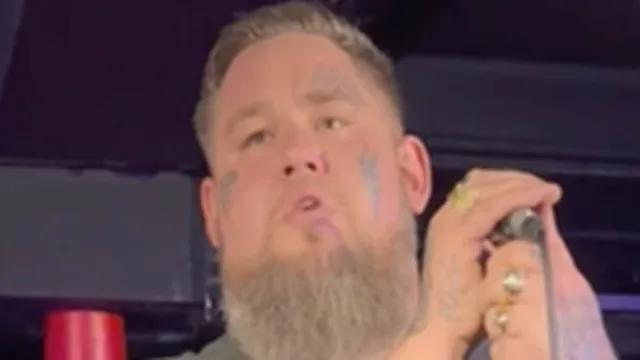 Rag'n'Bone Man reveals shocking transformation during intimate London gig