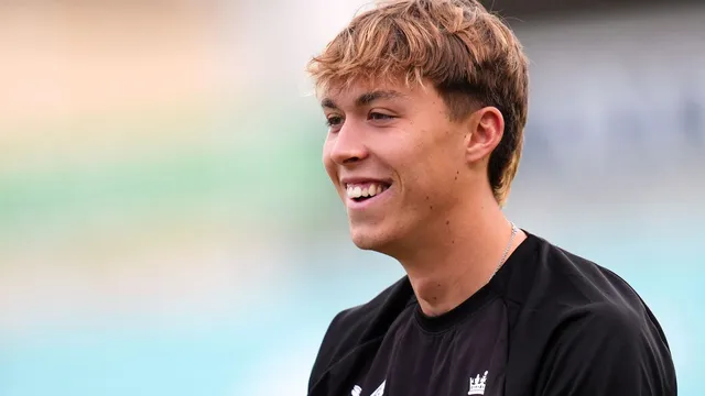 Josh Hull makes Test debut for England against Sri Lanka at Kia Oval