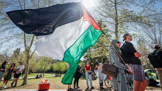 Calgary Opera replaces performer after Palestinian flag display during Tosca