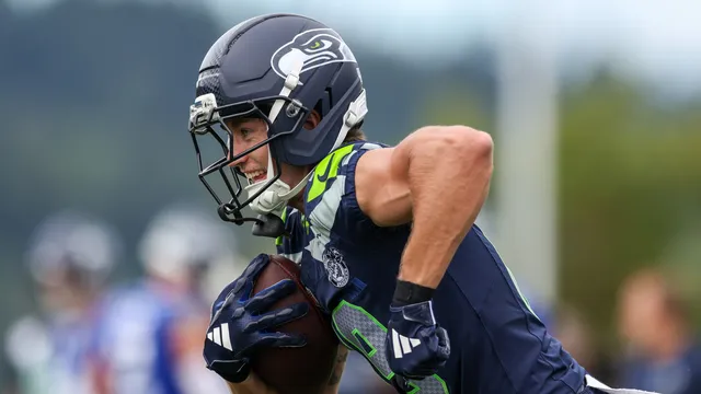 Jake Bobo suffers serious leg injury at Seahawks practice