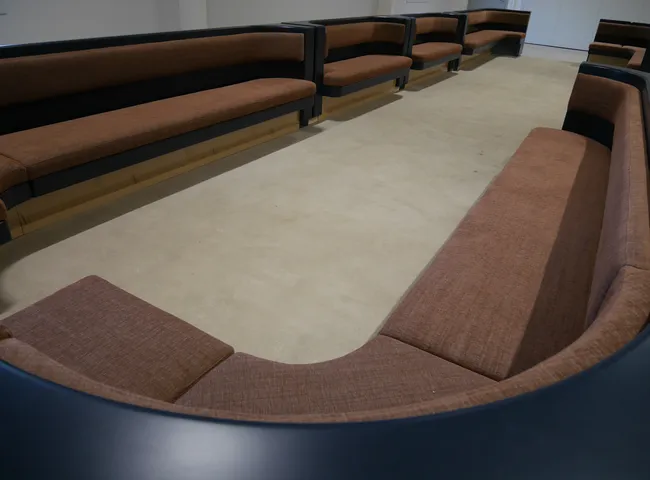 Sajkla platsbyggd soffa efter rekond