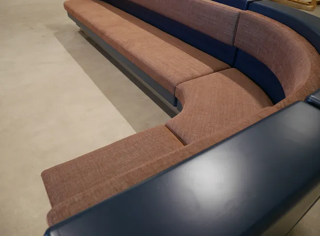 Sajkla platsbyggd soffa efter rekond