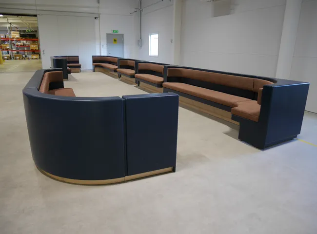 Sajkla platsbyggd soffa efter rekond