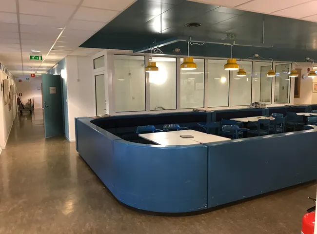 Sajkla platsbyggd soffa före rekond