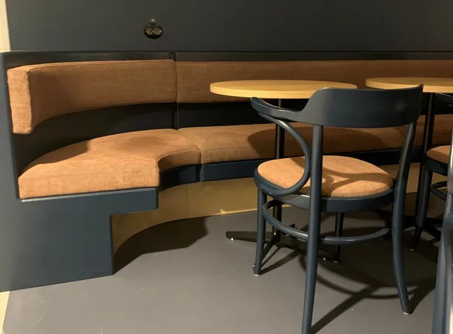 Sajkla platsbyggd soffa efter rekond