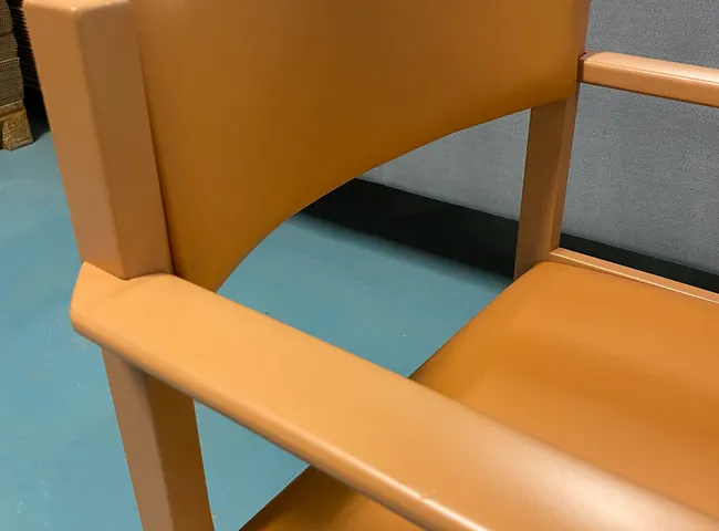 Karmstol närbild efter Sajklas rekonditionering