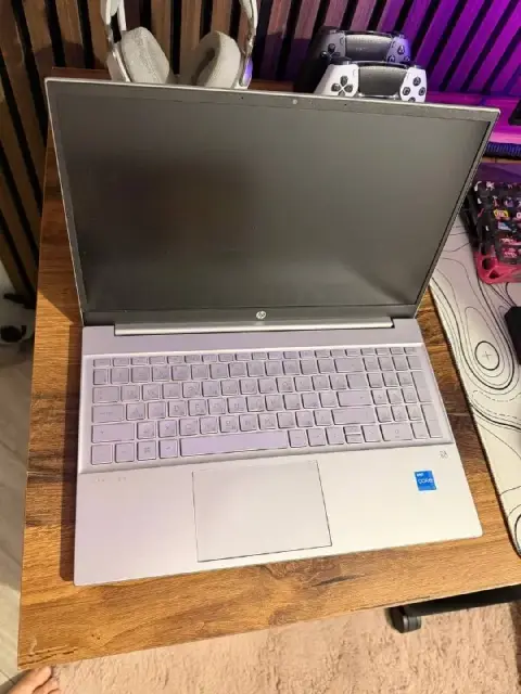 HP Pavilion 15. Почти Новый, на HDD Sentinel 1 день работы. Без царапин. Полный комплект. Цена 1100 — Тбилиси — 1 100 ₾