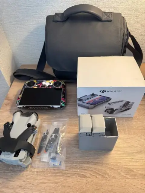 DJI Mini 4 Pro в максимальной комплектации Combo. Покупался ровно год назад в Тбилиси. В ремонте не — Тбилиси — 2 100 ₾