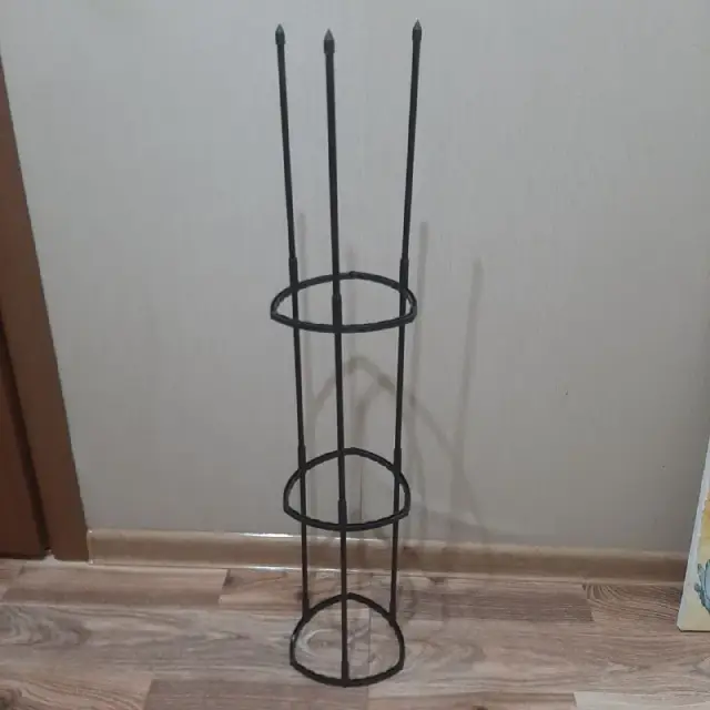 Подставка для цветов — Батуми — 10 ₾