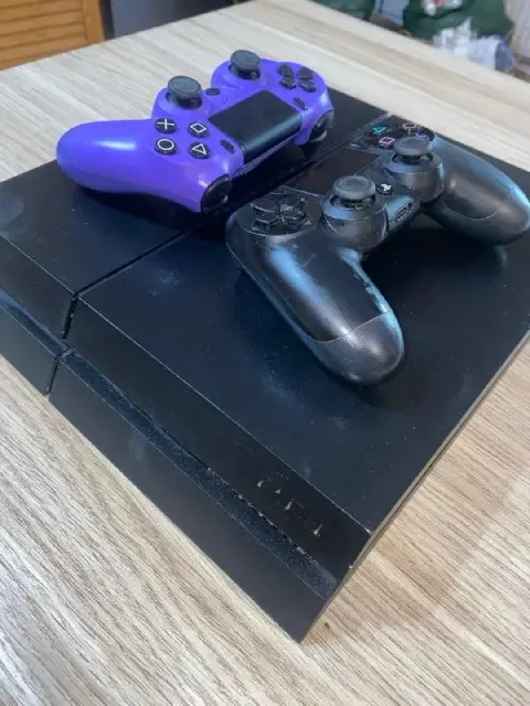 PS4 с двумя контроллерами — Тбилиси — 360 ₾