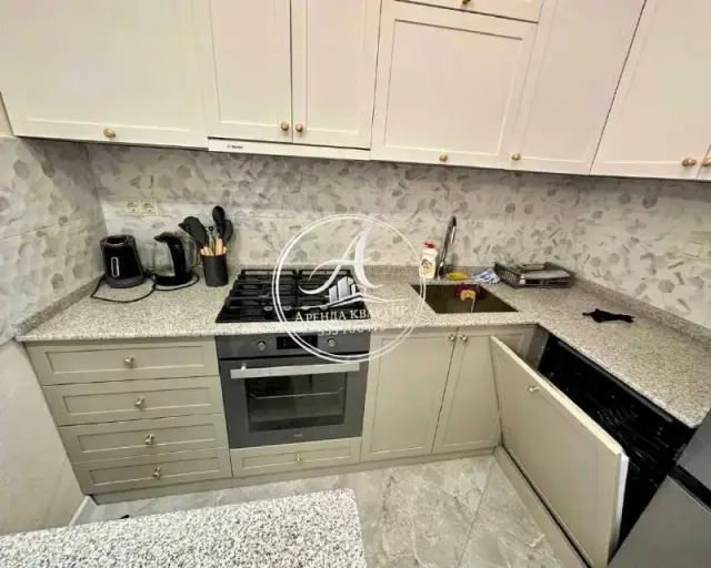 Брцкинвале 109, 1+1, 60 кв, 12 этаж — Батуми — 650 $