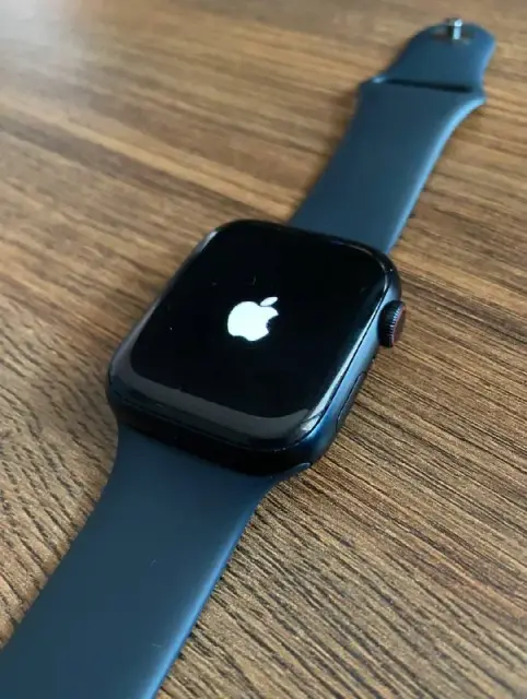 Apple Watch Series 7 45 mm LTE, Midnight, с заблокированным iCloud. — Батуми — 40 ₾
