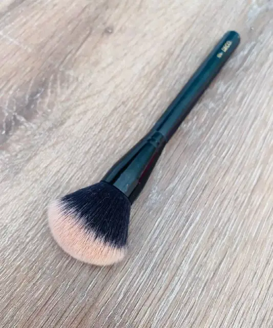 Кисточка для макияжа DECO N104 — Батуми — 20 ₾