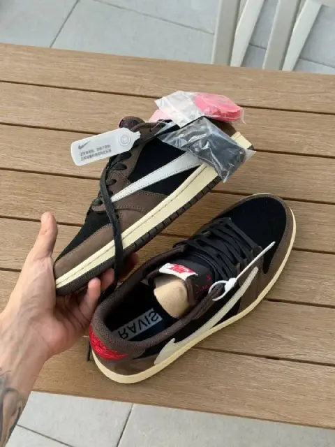 Nike Air Jordan 1 Low Travis Scott — Батуми — 1 400 ₾