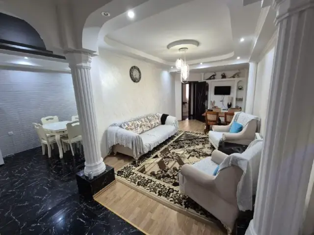 3-комнатную квартиру — Батуми — 600 $