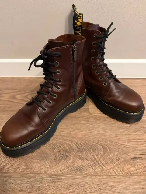 Dr. Martens в отличном состоянии, б/у один сезон. Покупались в США. Цена 300 лари — Батуми — 300 ₾
