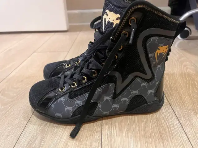 Боксерки Venum новые — Батуми — 50 ₾