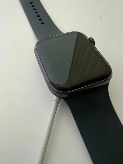 Apple Watch SE 44 mm — Батуми — 100 ₾