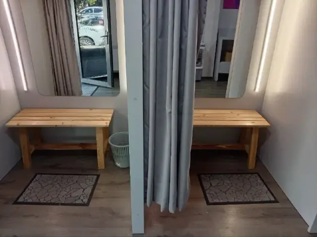 2 Примерочные для магазина с зеркалами, шторами и скамейками. — Batumi — 300 ₾