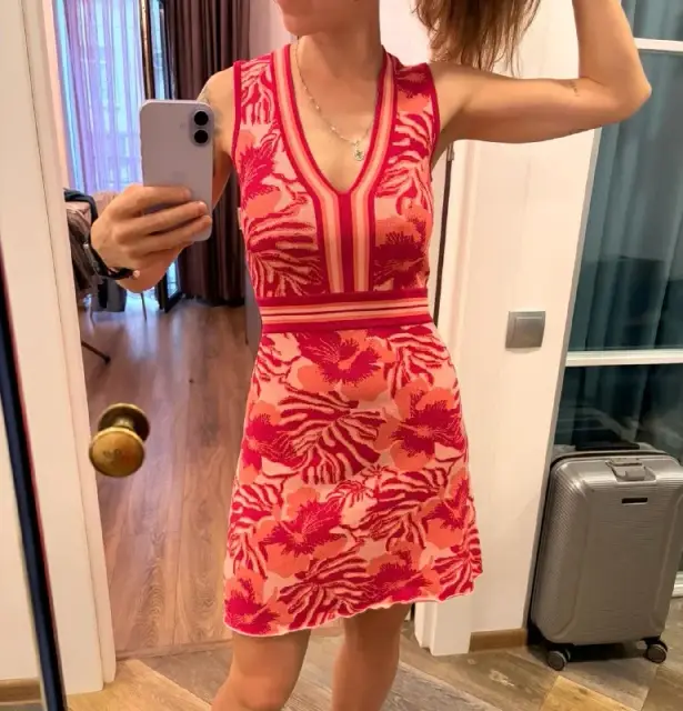 Платья Guess размер S, розовое и голубое — Тбилиси — 150 ₾
