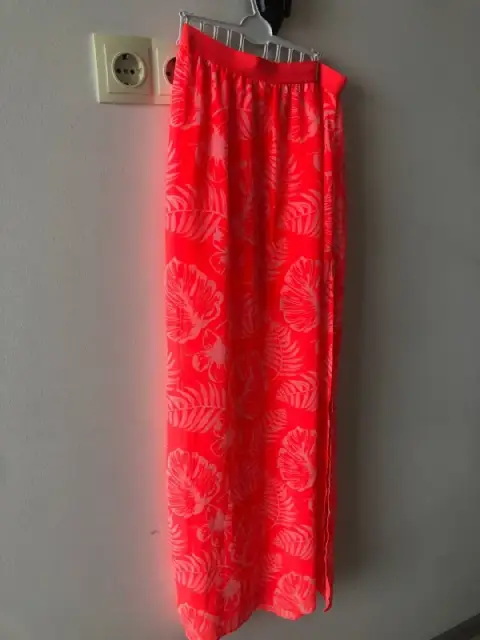 Новая юбка с разрезами по бокам — Batumi — 15 ₾