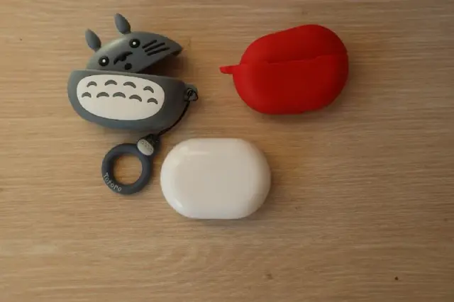 1) Наушники, Huawei FreeBuds Pro, полностью работают, но держат заряд пару часов — Тбилиси — 30 ₾