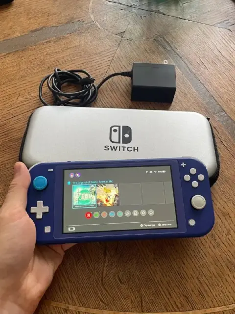 Nintendo Switch Lite синего цвета в отличном состоянии. — Тбилиси — 470 ₾