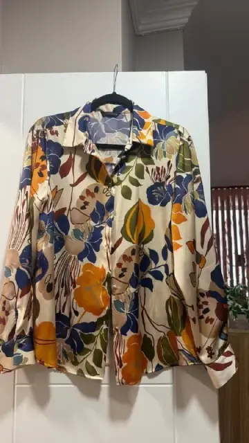 Женская рубашка Zara размер M — Батуми — 25 ₾