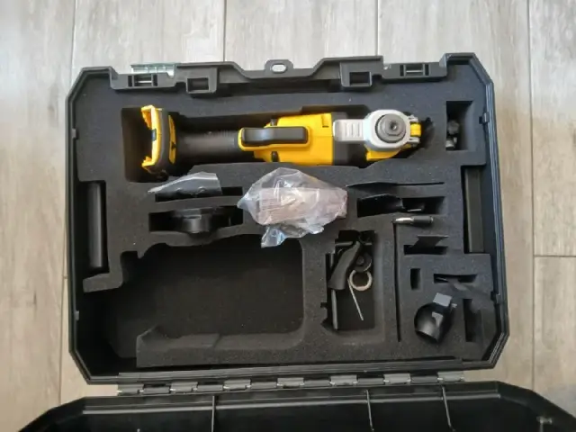 Инструменты Dewalt: фрезер, лобзик, мультитул — Тбилиси — 1 000 ₾