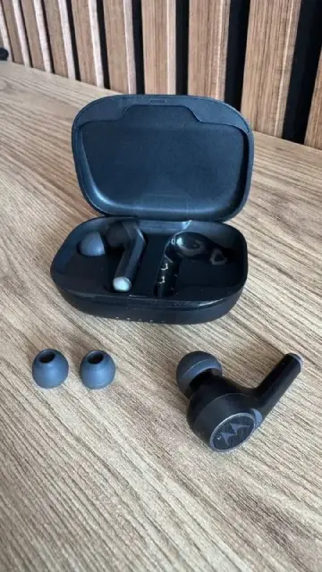 Motorola VerveBuds 800 — Батуми — 50 ₾