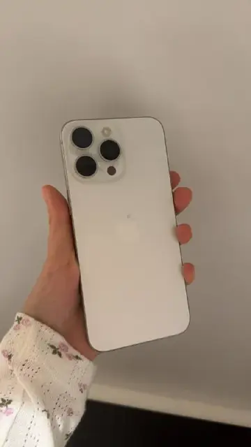 Selling iPhone 15 Pro Max, 256 GB, no defects, battery health 87%. Price negotiable—please message m — Тбилиси