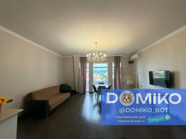 90 м² на шестом этаже нового шестиэтажного дома. В квартире есть балкон и центральное отопление. Окн — Батуми