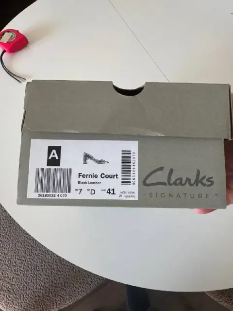 clarks. куплены в icr за 340 лари. продам за 120 лари. размер 41, но пойдет на 40 — Batumi — 340 ₾