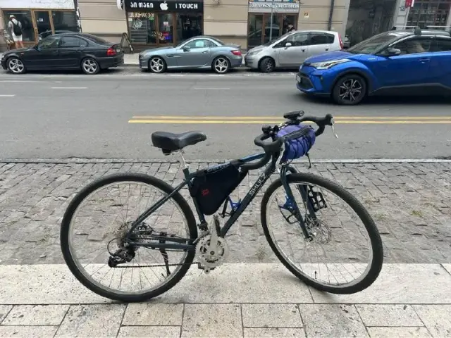 I’m selling a bike in perfect condition with a receipt and warranty. Also with the bike I sell trugs — Тбилиси