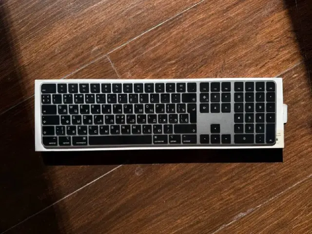 Apple Magic Keyboard с Touch ID — Батуми — 400 ₾