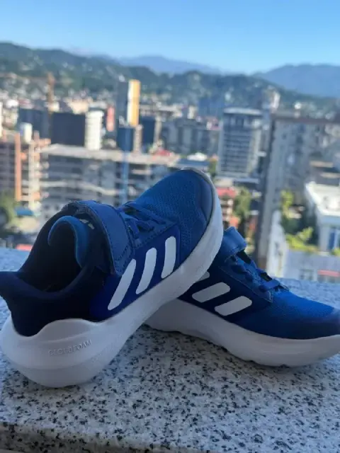 addidas cloudfoam в идеальном состоянии. Купленные в официальном магазине с Германии .Обуты 2 раза — Батуми — 80 ₾