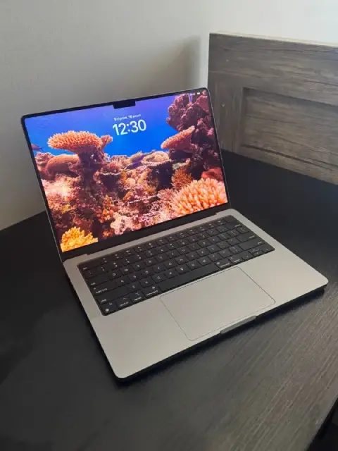 MacBook Pro 14» M3 / 8GB / 512GB / 2023 / Space Gray — Батуми — 2 900 ₾