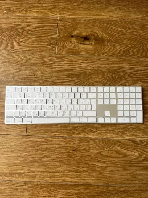 Apple Magic Keyboard с цифровым блоком, серебро — 250 ₾ — Тбилиси — 250 ₾