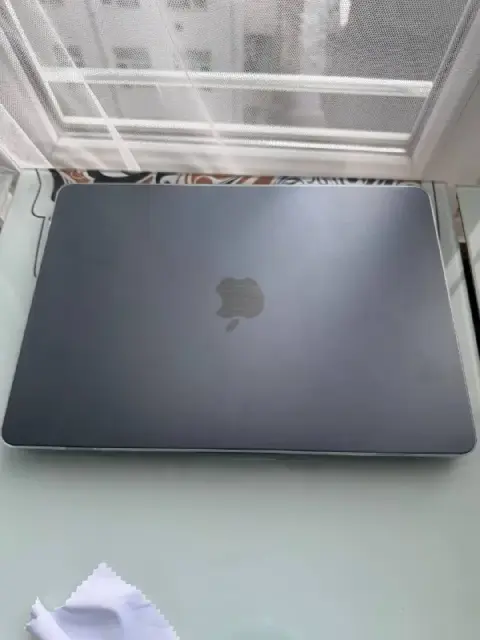 MacBook Air 13 m4 16/512gb midnight — Тбилиси — 3 000 ₾