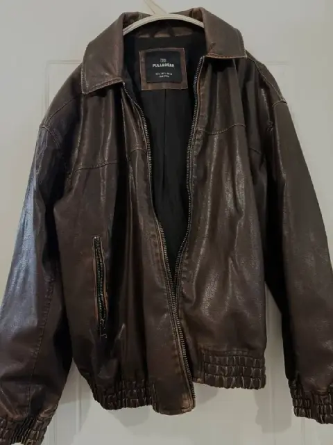 pull&bear кожзам, из искусственной кожи. Надетая пару раз. — Тбилиси — 70 ₾