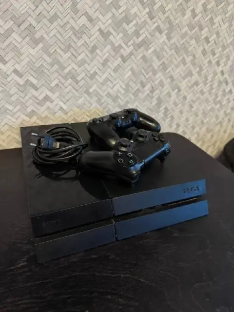 Sony Playstation 4 (PS4) с дисководом. — Тбилиси — 300 ₾