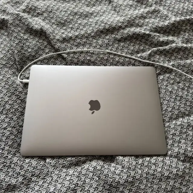 MacBook Pro — 700GEL — Tbilisi — 700 ₾