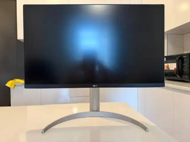 LG UltraFine 27UP850K-W — 900 ₾ — Тбилиси — 900 ₾
